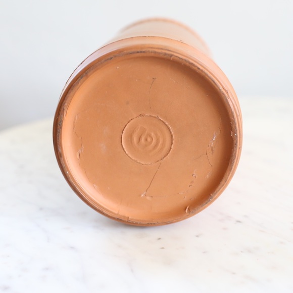 **SOLD**Tall terra cotta pot - Picture 7 of 7